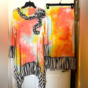 Tie dyed custom made set. Size L B: fits 39-41. Skirt size L 12-14 33 43 27-36.